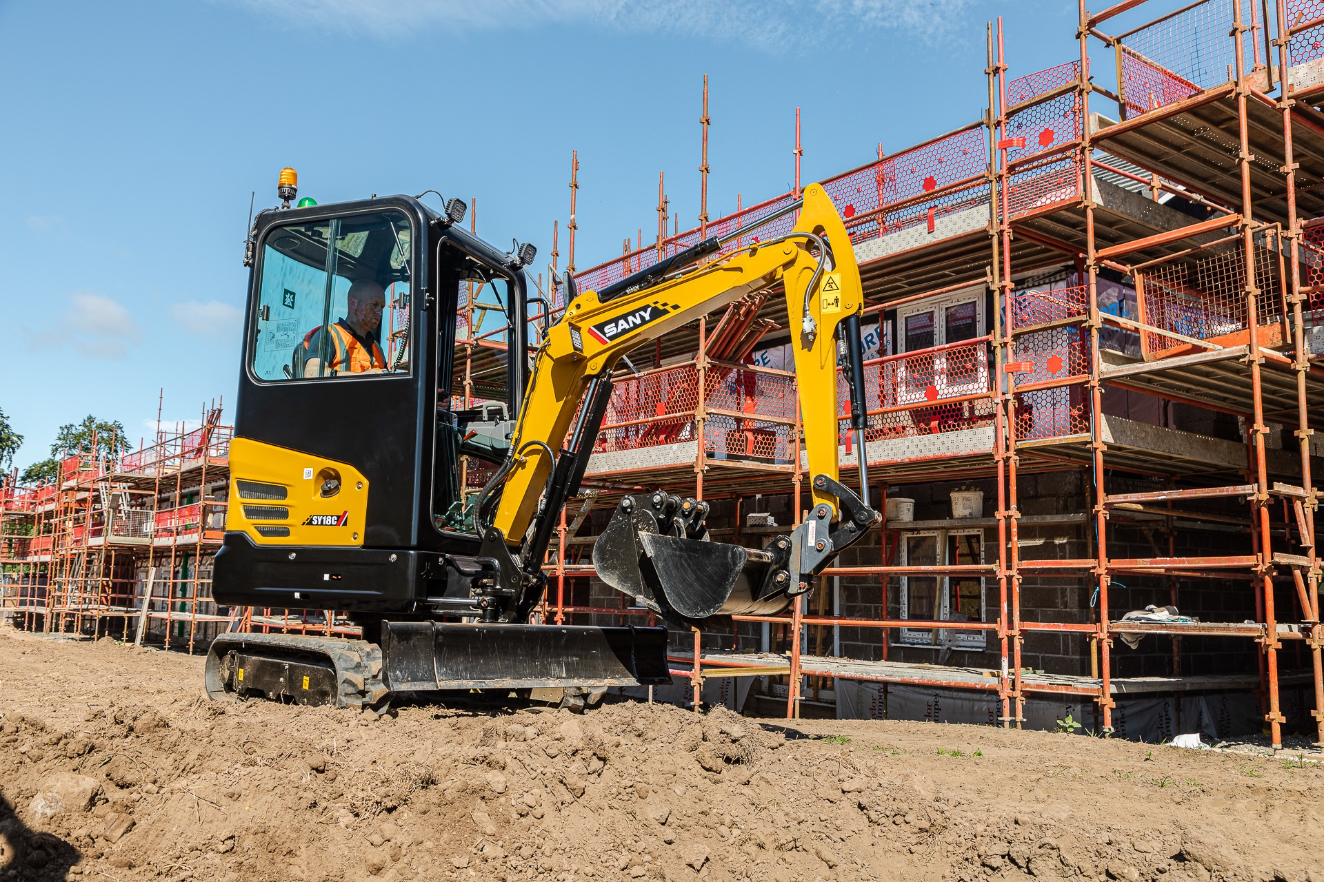 Jak minikoparka SANY SY18C zmieniła pracę firmy Hermes? Recenzja Pana Radosława