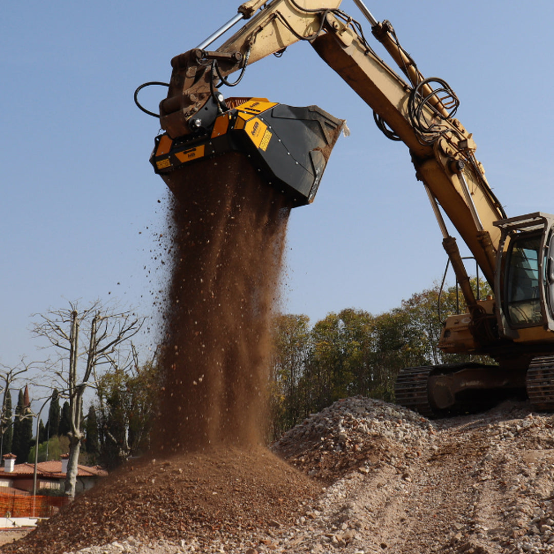 Łyżka rozdrabniająco-przesiewająca MB Crusher MB-HDS523