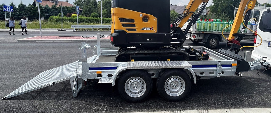 Minikoparka na przyczepie do 3,5t