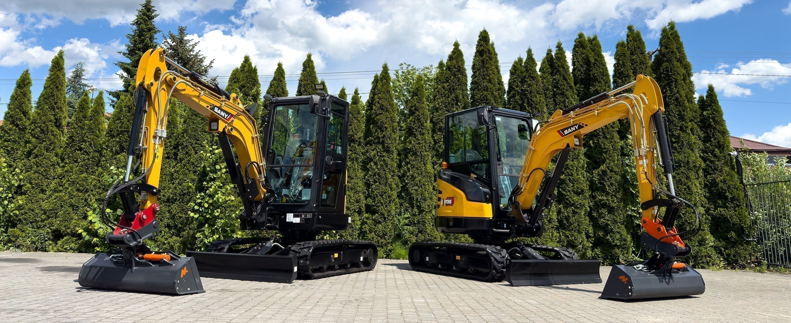 Porównanie SY26U a SY26C, na placu.