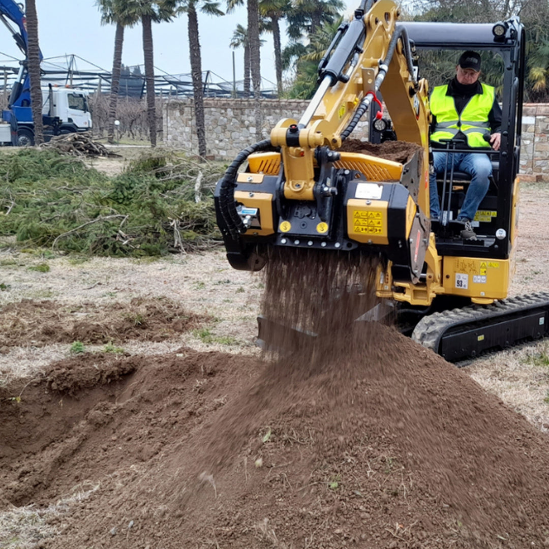 Łyżka rozdrabniająco-przesiewająca MB Crusher MB-HDS207