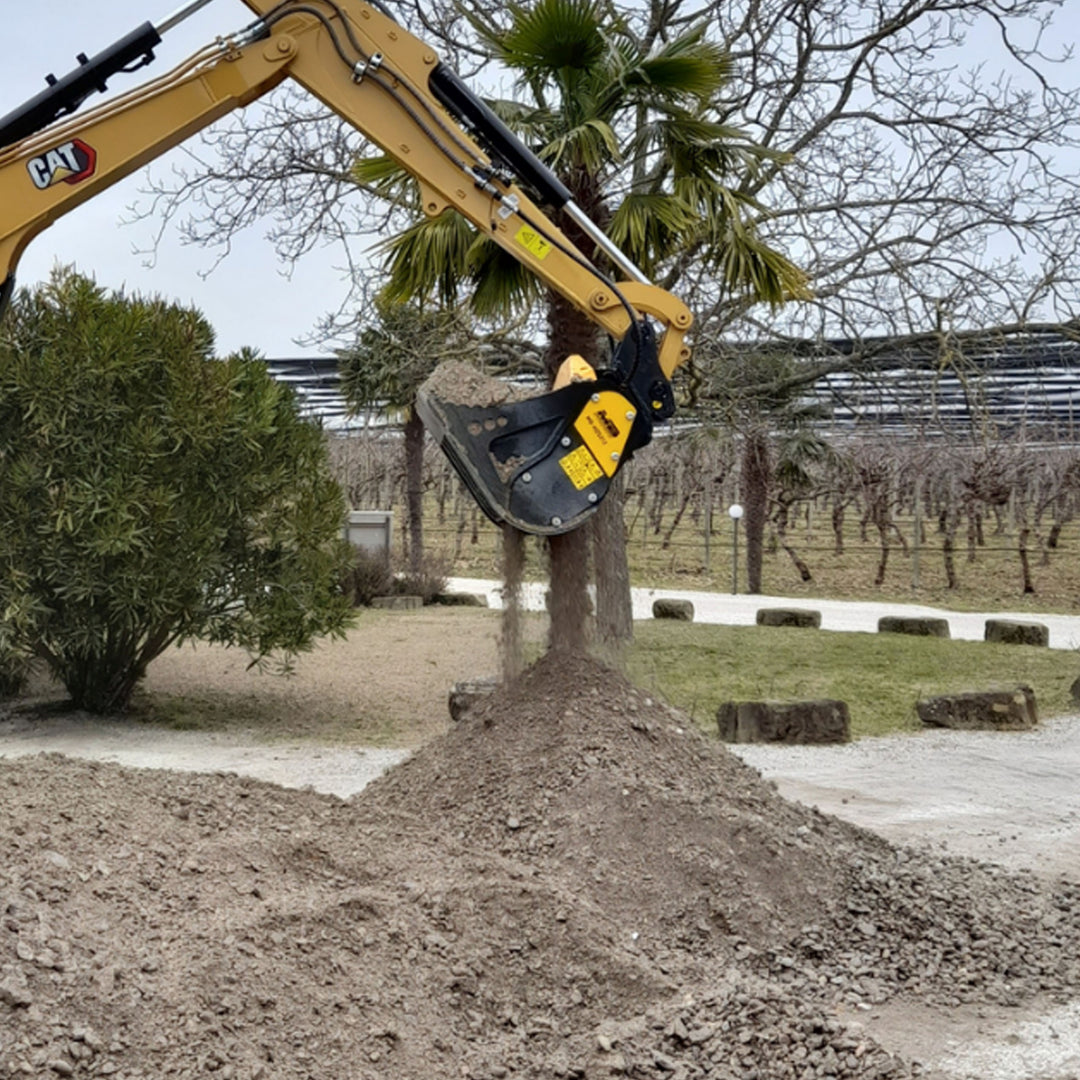 Łyżka rozdrabniająco-przesiewająca MB Crusher MB-HDS212