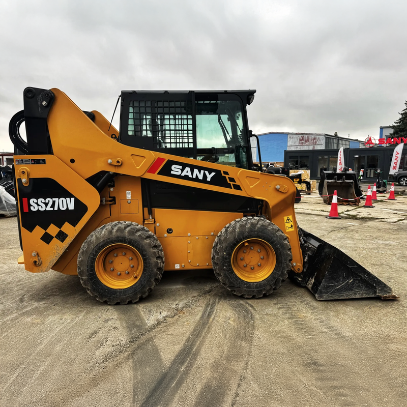 Ładowarka burtowa SANY SS270V 1290 kg